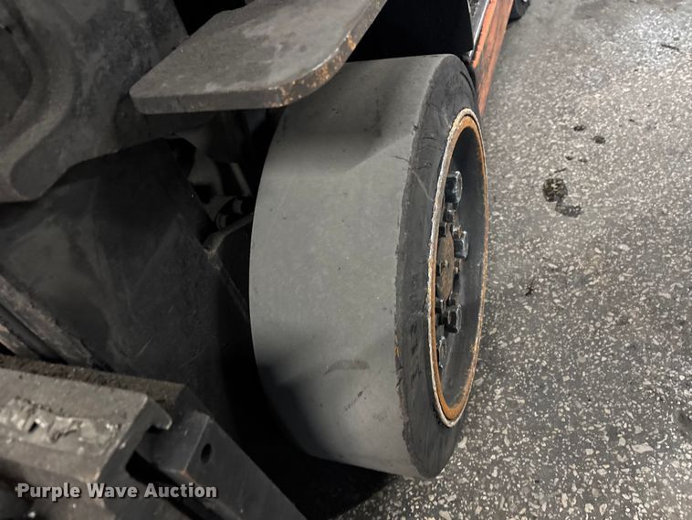 image for item FB5554 Toyota 8FGCU25 forklift