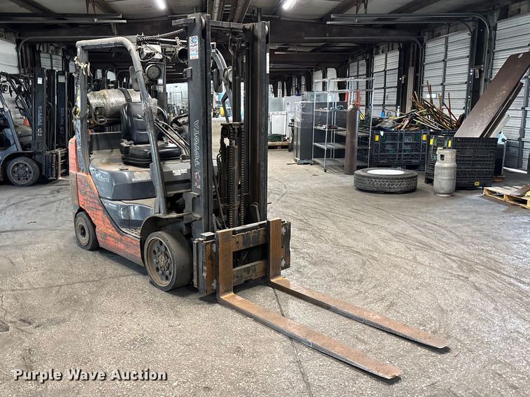 image for item FB5555 Toyota 8FGCU25 forklift
