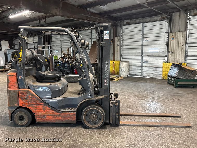 image for item FB5555 Toyota 8FGCU25 forklift