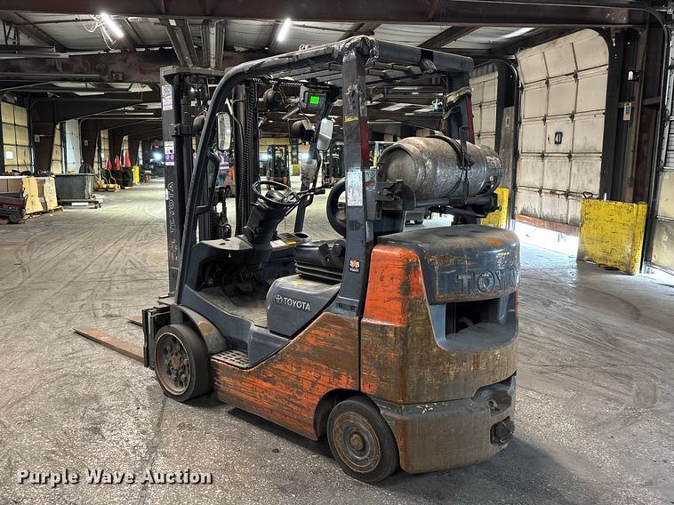 image for item FB5555 Toyota 8FGCU25 forklift