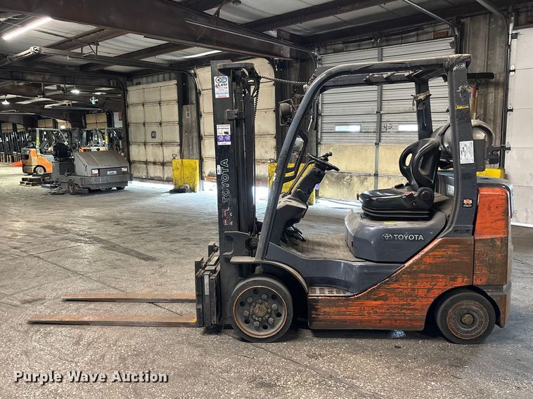 image for item FB5555 Toyota 8FGCU25 forklift