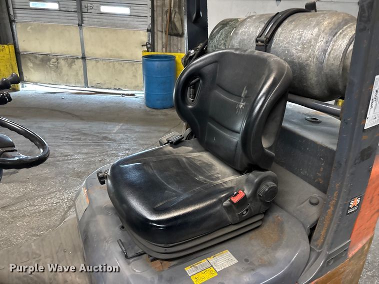 image for item FB5555 Toyota 8FGCU25 forklift