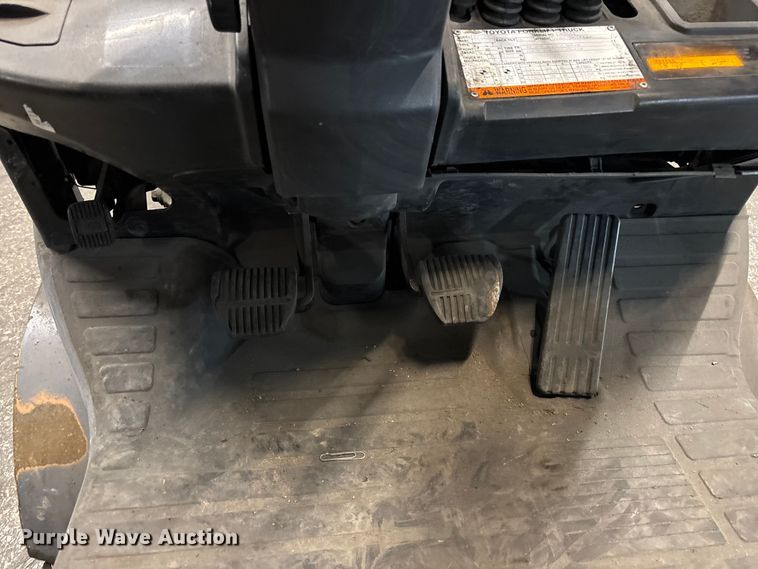 image for item FB5555 Toyota 8FGCU25 forklift