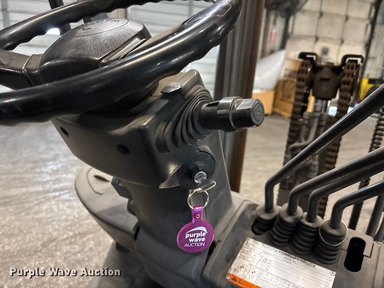 image for item FB5555 Toyota 8FGCU25 forklift