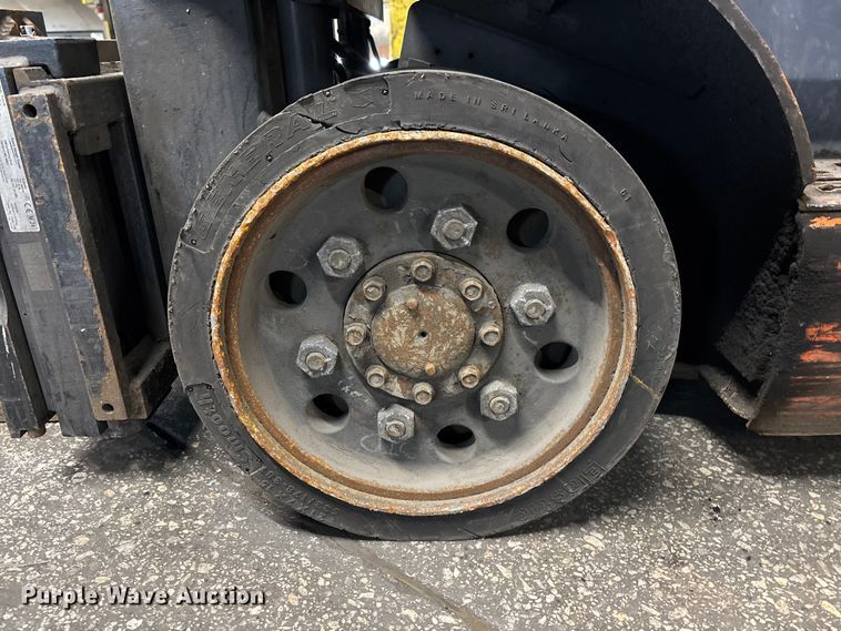 image for item FB5555 Toyota 8FGCU25 forklift