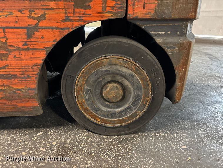 image for item FB5555 Toyota 8FGCU25 forklift