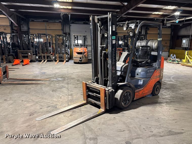 image for item FB5556 Toyota 8FGCU25 forklift
