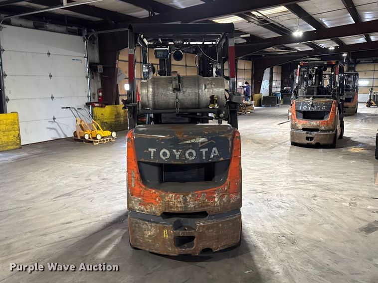 image for item FB5556 Toyota 8FGCU25 forklift