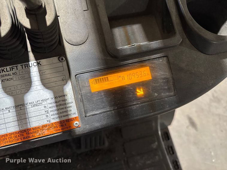 image for item FB5556 Toyota 8FGCU25 forklift