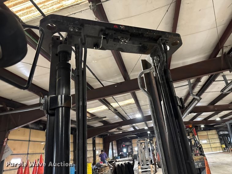 image for item FB5556 Toyota 8FGCU25 forklift