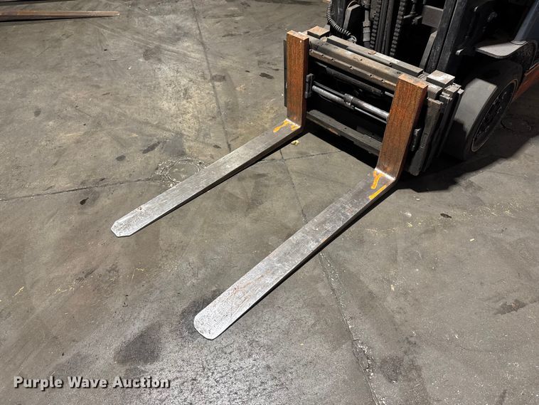 image for item FB5556 Toyota 8FGCU25 forklift