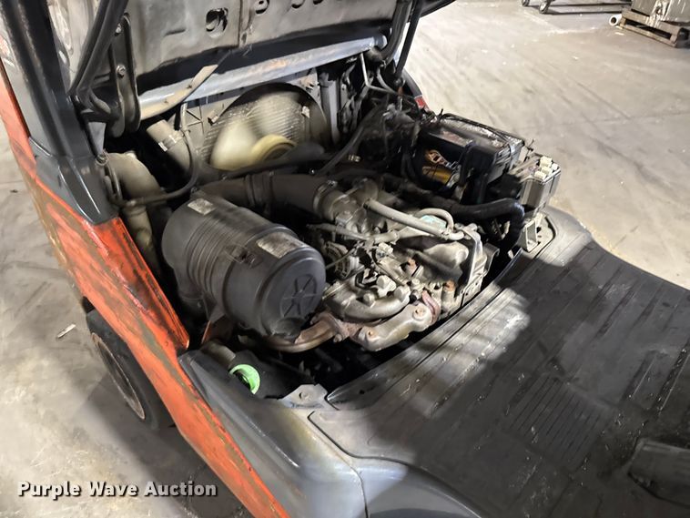 image for item FB5556 Toyota 8FGCU25 forklift