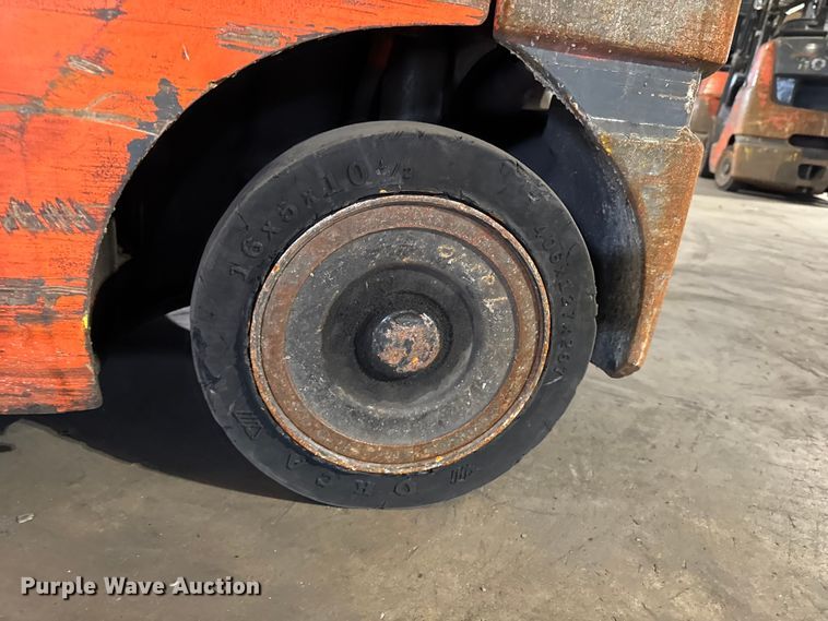 image for item FB5556 Toyota 8FGCU25 forklift