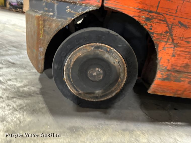 image for item FB5556 Toyota 8FGCU25 forklift