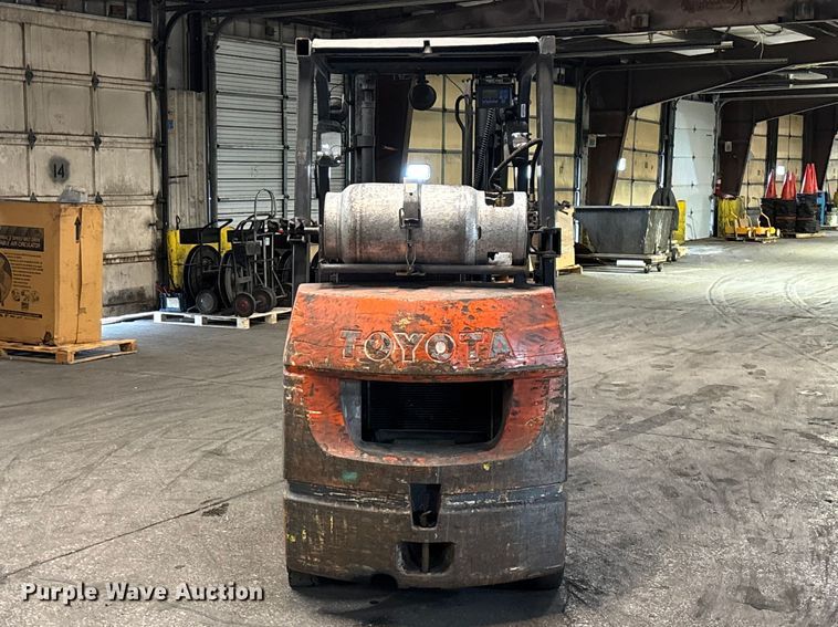 image for item FB5557 Toyota 7FGCU25 forklift