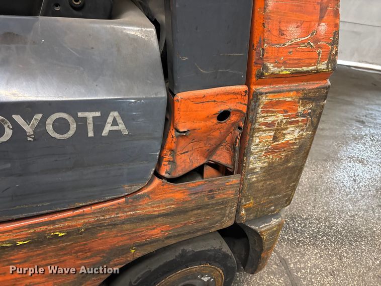 image for item FB5557 Toyota 7FGCU25 forklift