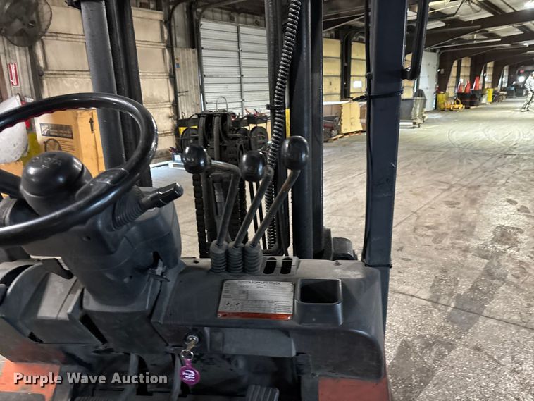 image for item FB5557 Toyota 7FGCU25 forklift