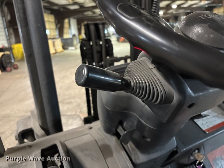 image for item FB5557 Toyota 7FGCU25 forklift