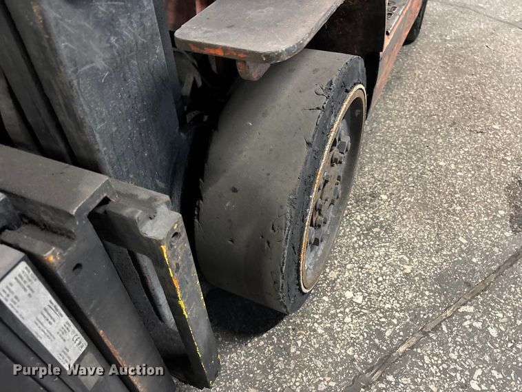 image for item FB5557 Toyota 7FGCU25 forklift