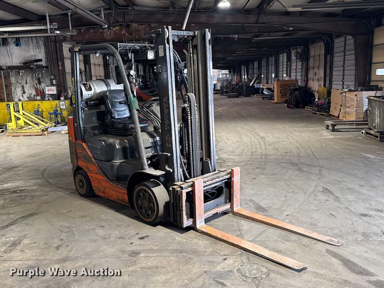 image for item FB5558 Toyota 8FGCU25 forklift