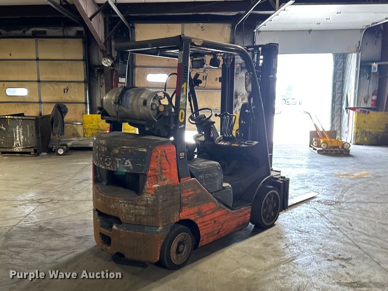 image for item FB5558 Toyota 8FGCU25 forklift