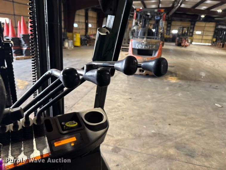 image for item FB5558 Toyota 8FGCU25 forklift