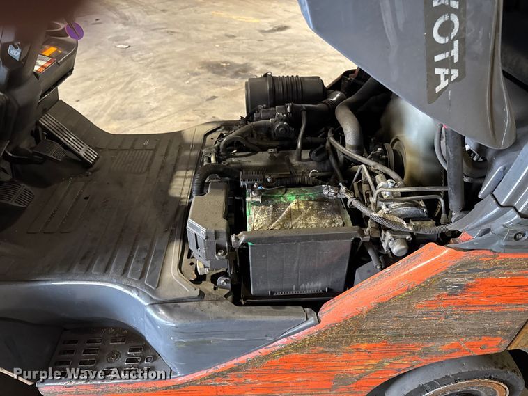 image for item FB5558 Toyota 8FGCU25 forklift