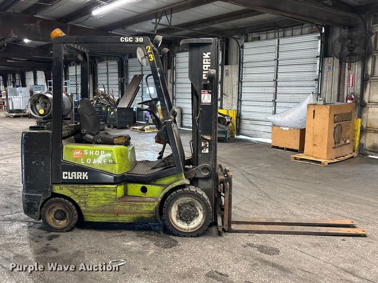 image for item FB5559 Clark CGC30 forklift