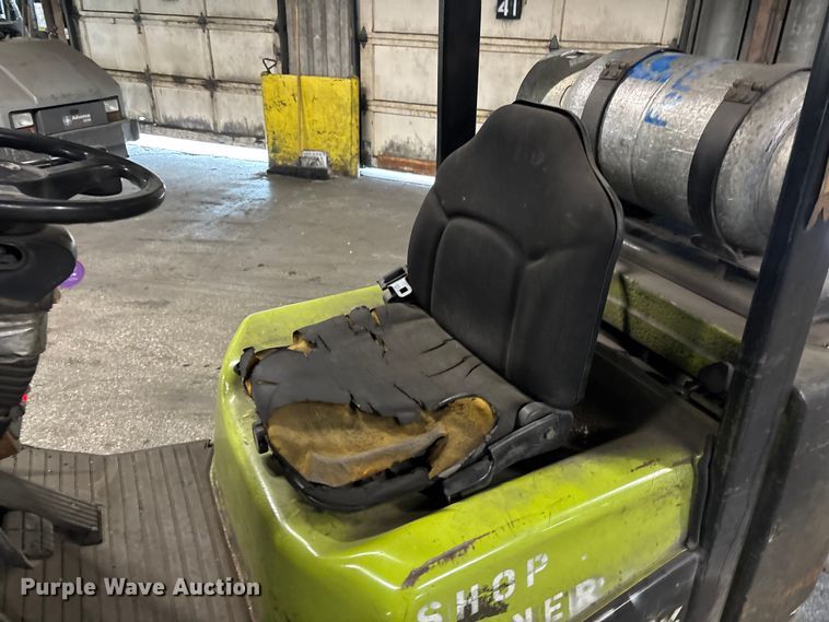 image for item FB5559 Clark CGC30 forklift