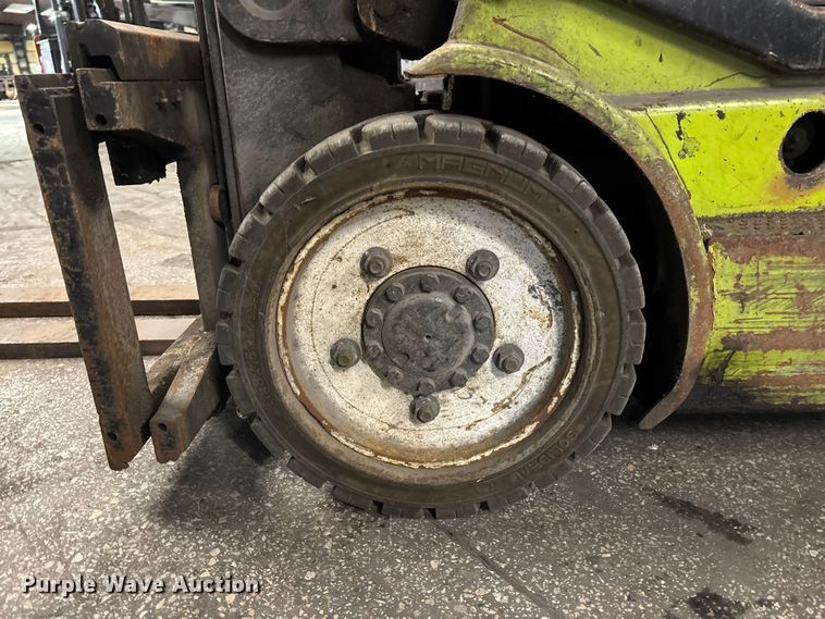 image for item FB5559 Clark CGC30 forklift