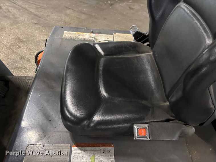 image for item FB5560 Toyota 8FBCU25 forklift