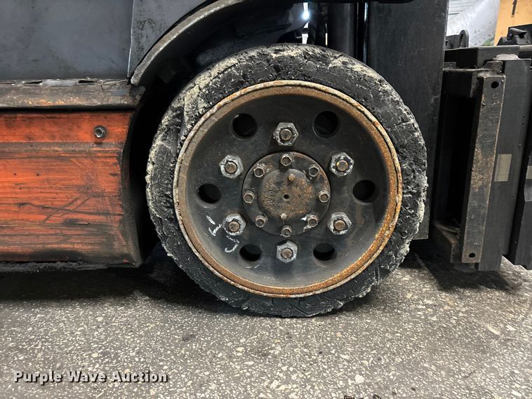 image for item FB5560 Toyota 8FBCU25 forklift