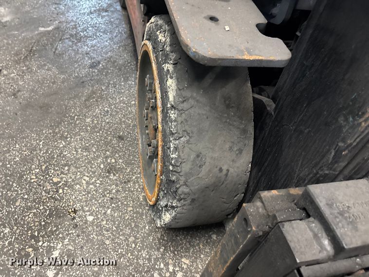 image for item FB5560 Toyota 8FBCU25 forklift