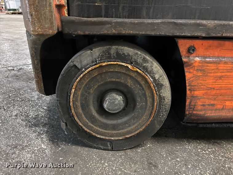 image for item FB5560 Toyota 8FBCU25 forklift