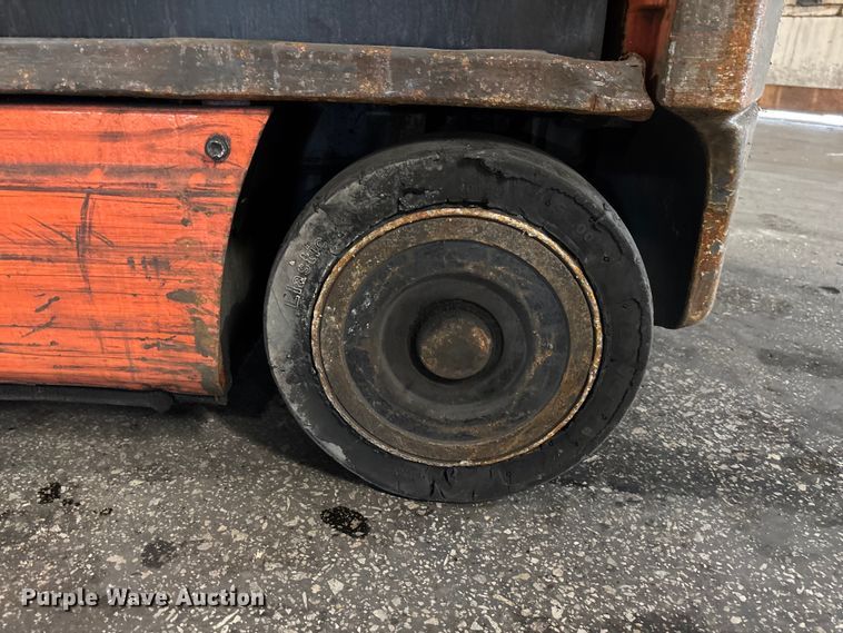 image for item FB5560 Toyota 8FBCU25 forklift