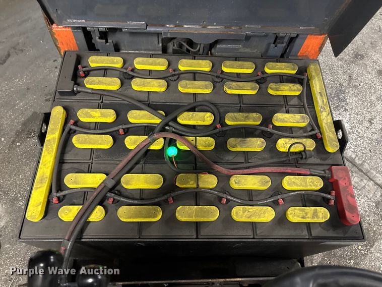 image for item FB5560 Toyota 8FBCU25 forklift