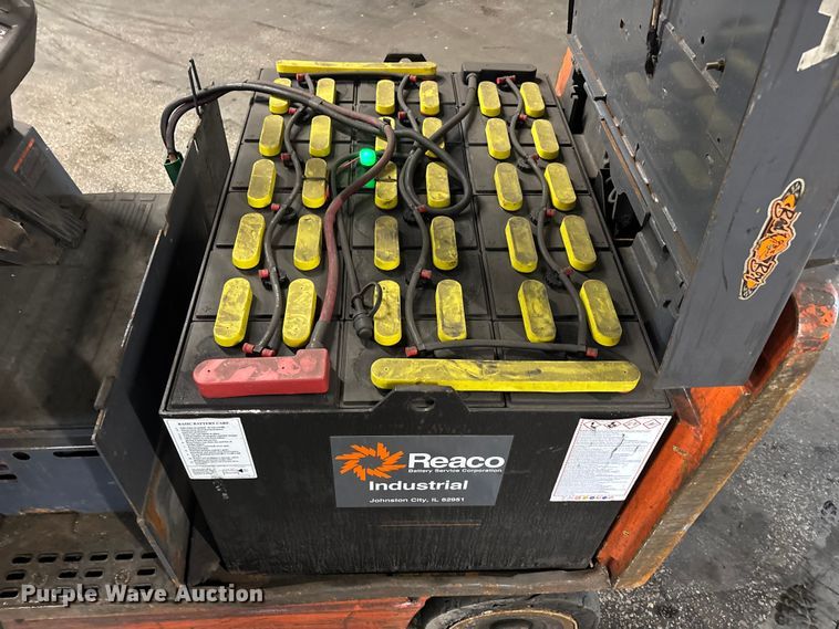 image for item FB5560 Toyota 8FBCU25 forklift