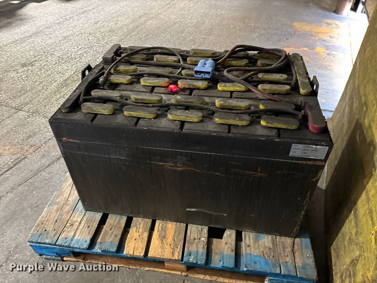 image for item FB5560 Toyota 8FBCU25 forklift