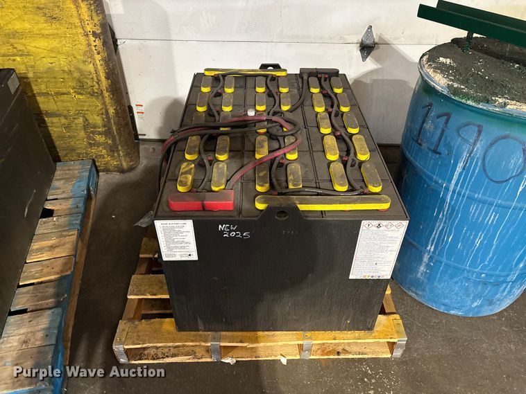 image for item FB5560 Toyota 8FBCU25 forklift