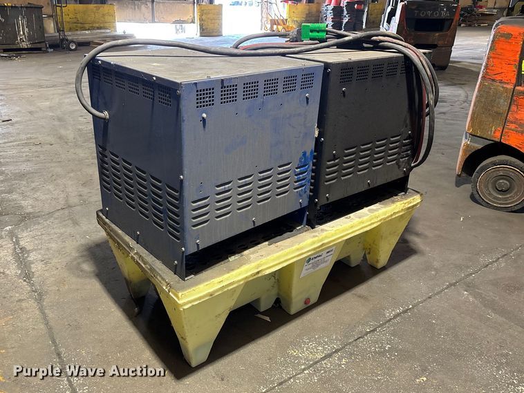 image for item FB5569 (2) Power House charger