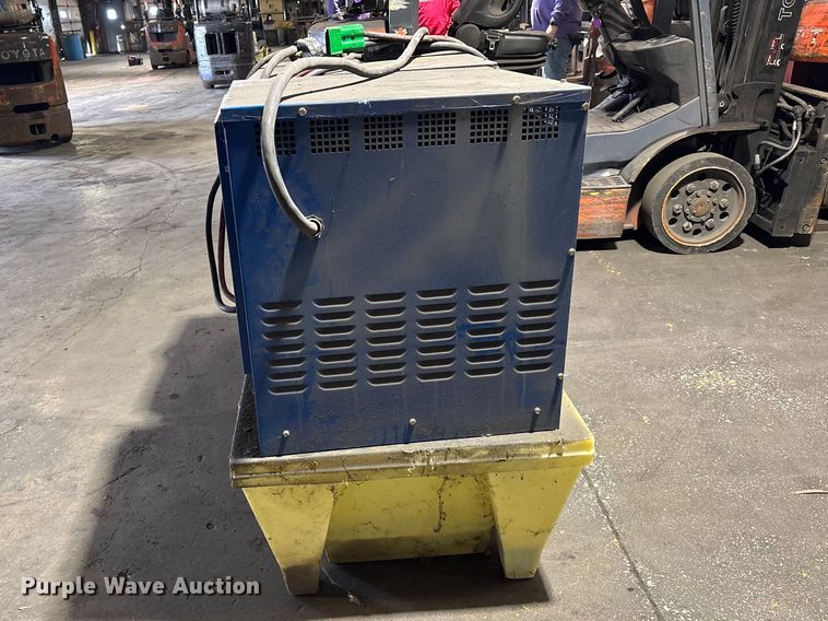 image for item FB5569 (2) Power House charger