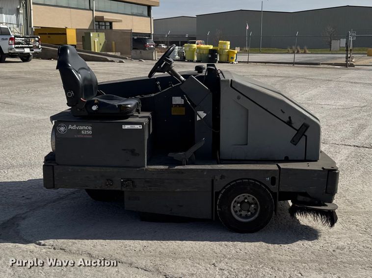 image for item FB5570 Advance 6250 floor sweeper