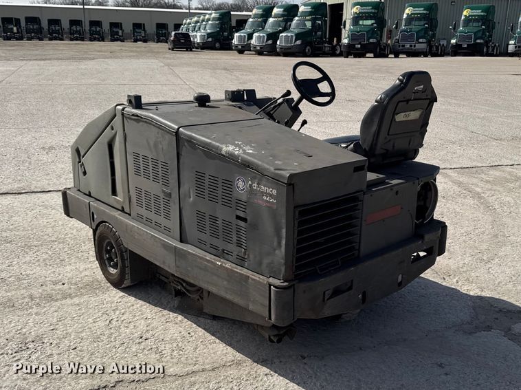 image for item FB5570 Advance 6250 floor sweeper