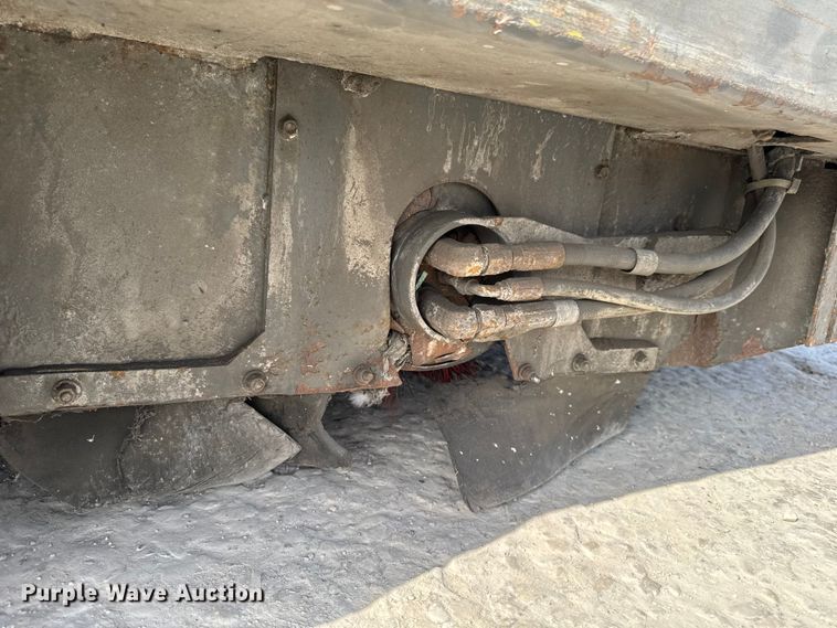 image for item FB5570 Advance 6250 floor sweeper