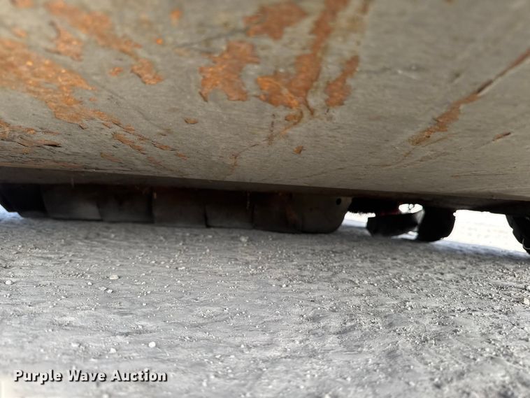 image for item FB5570 Advance 6250 floor sweeper