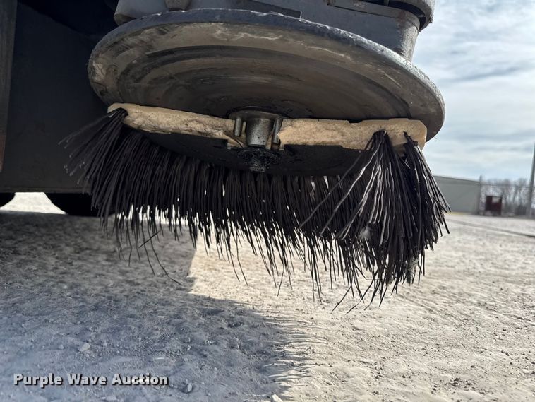 image for item FB5570 Advance 6250 floor sweeper