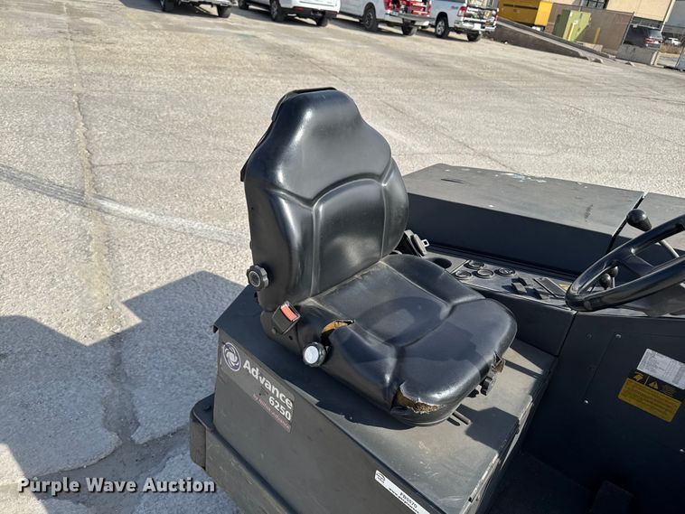 image for item FB5570 Advance 6250 floor sweeper