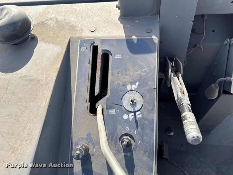 image for item FB5570 Advance 6250 floor sweeper