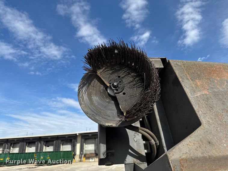 image for item FB5570 Advance 6250 floor sweeper