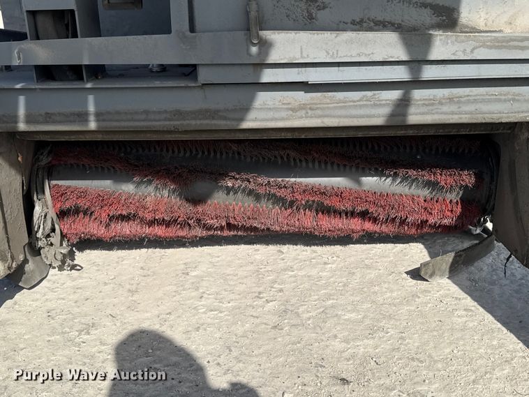 image for item FB5570 Advance 6250 floor sweeper